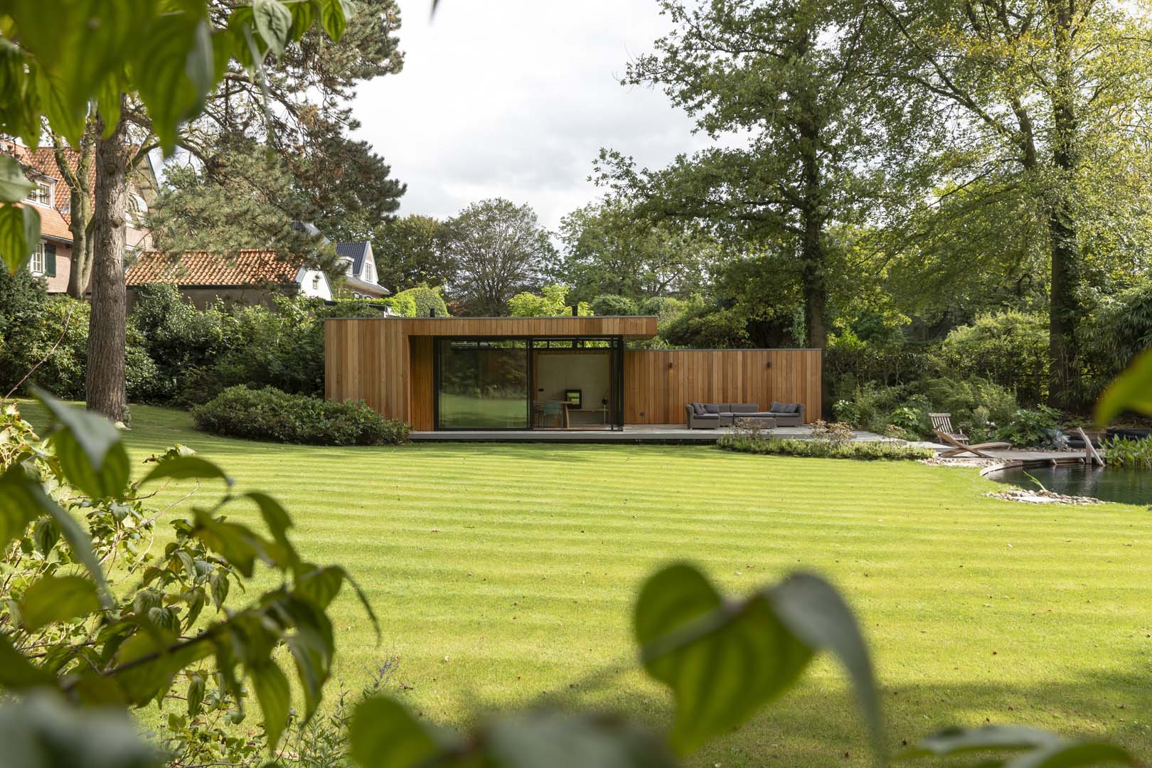 Project: Nieuwbouw houten tuinhuis Bussum